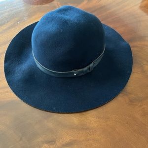 Rag and Bone floppy hat felt